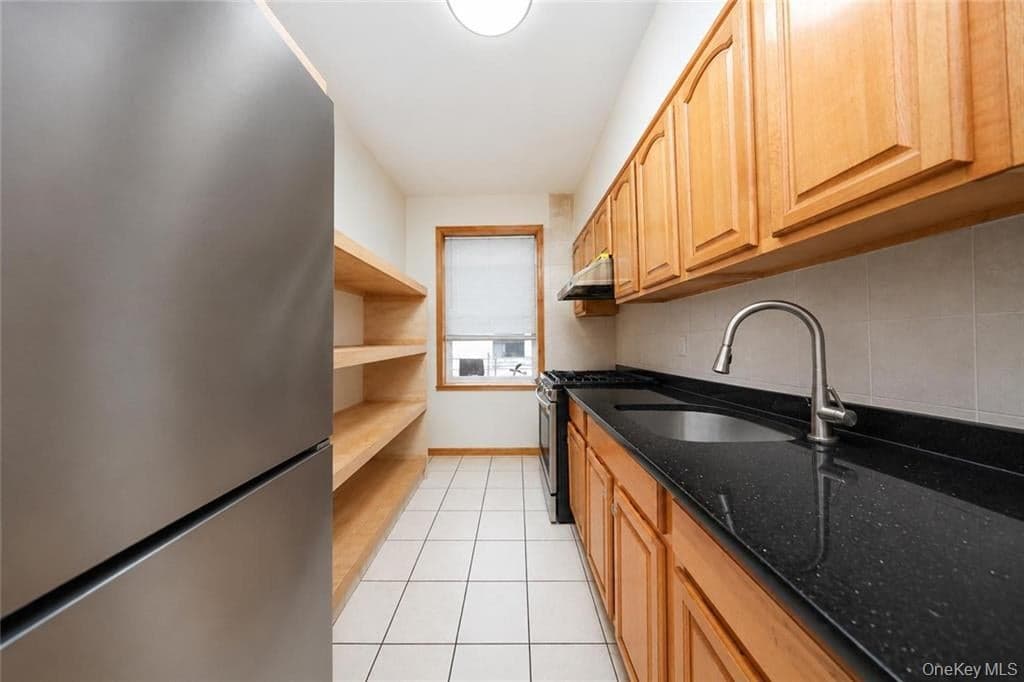 2343 E 22nd Street thumbnail 10