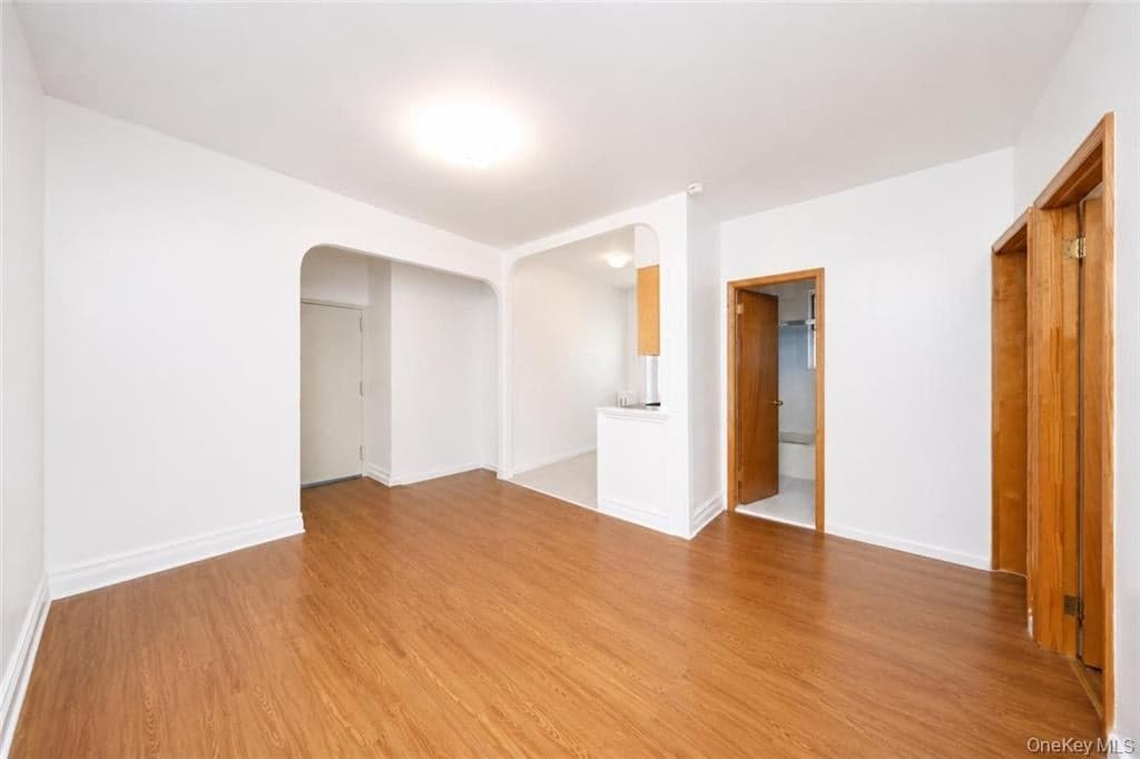 2343 E 22nd Street thumbnail 5