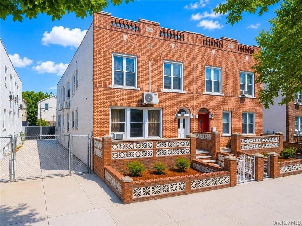 2343 E 22nd Street thumbnail 2