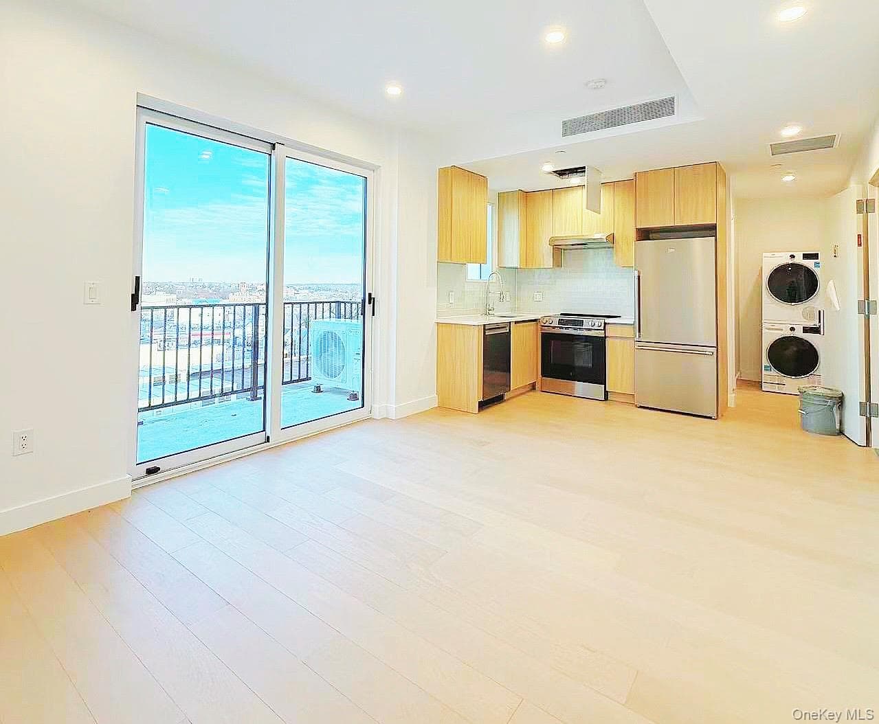 150-02 Northern Boulevard Unit: 4B thumbnail 5