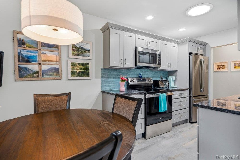 705 Alden Court thumbnail 19