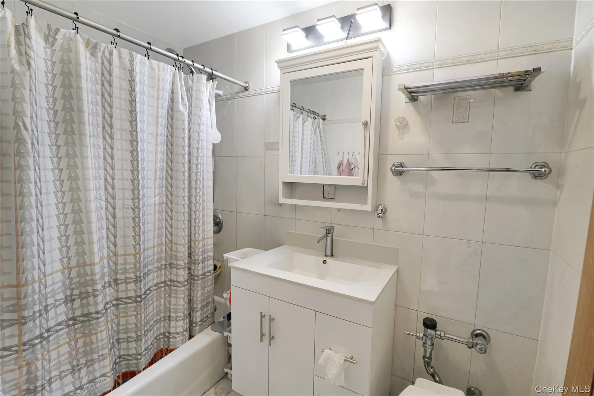 4125 Kissena Boulevard Unit: 2T thumbnail 6