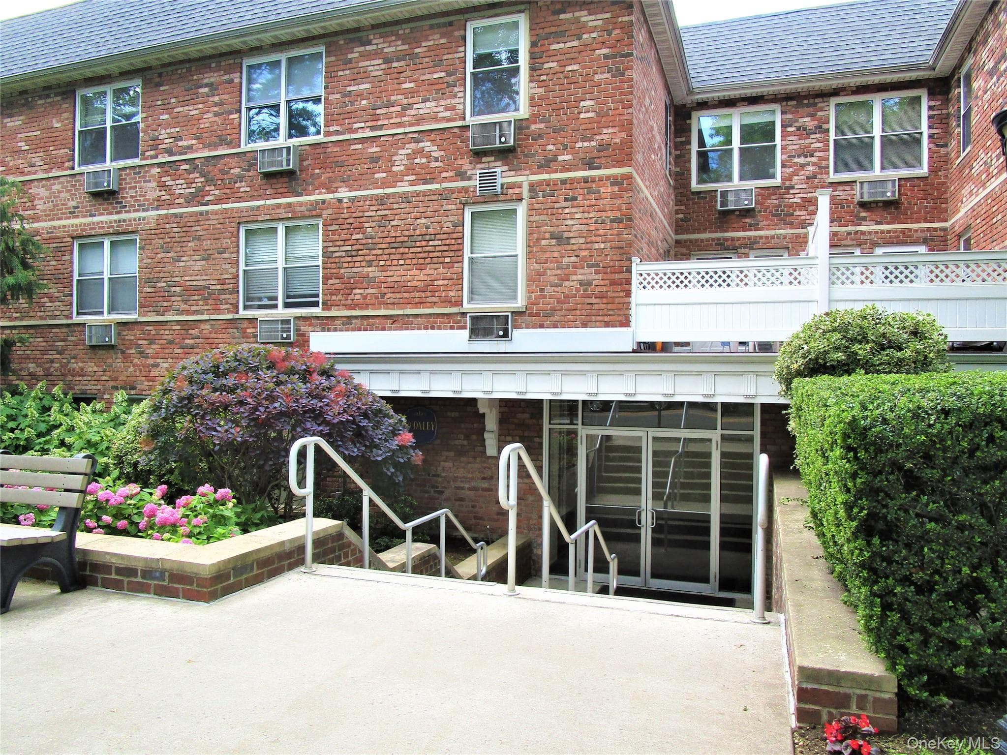 40 Daley Place Unit: 126, Lynbrook