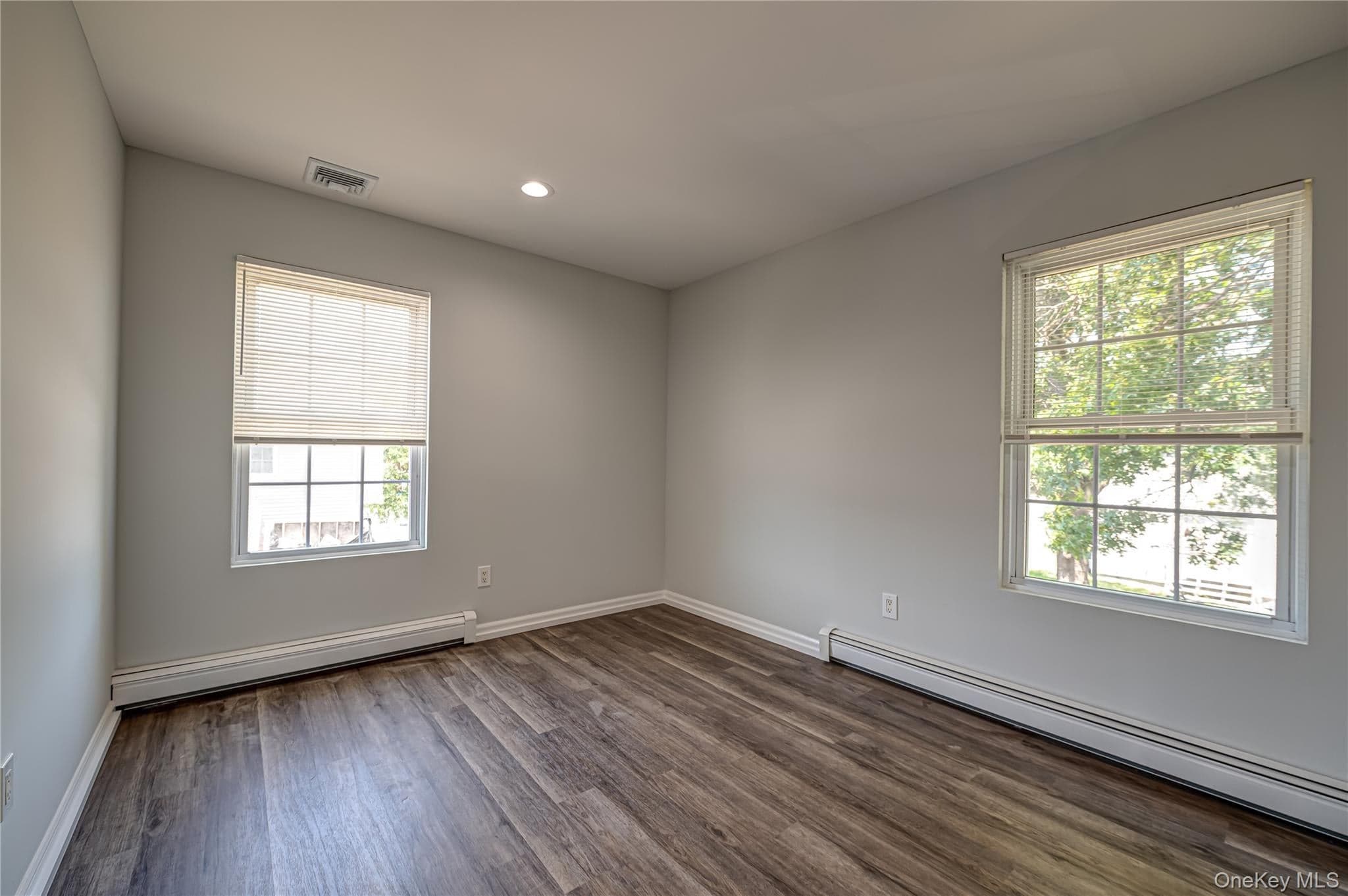 2163 Sunrise Highway thumbnail 11