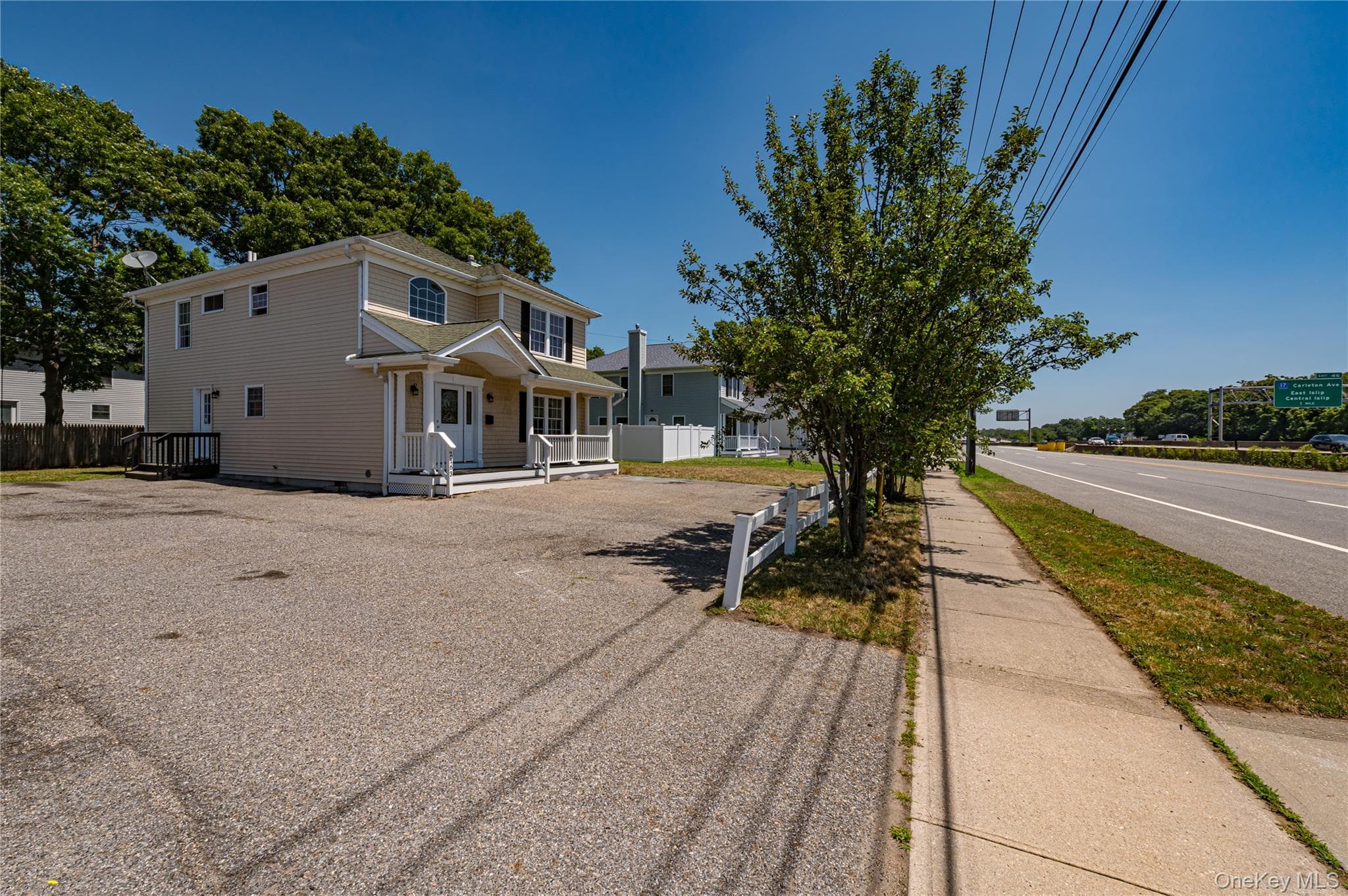 2163 Sunrise Highway thumbnail 26