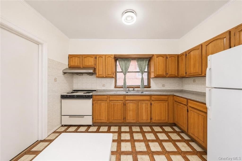 1334 E 15th Street thumbnail 12