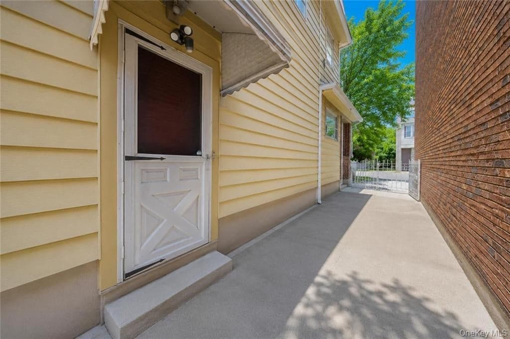 1334 E 15th Street thumbnail 28