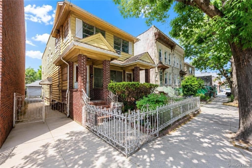 1334 E 15th Street thumbnail 3