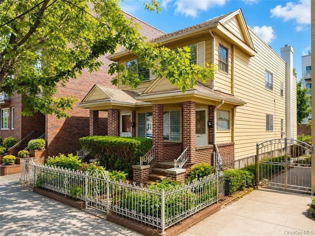 1334 E 15th Street thumbnail 4