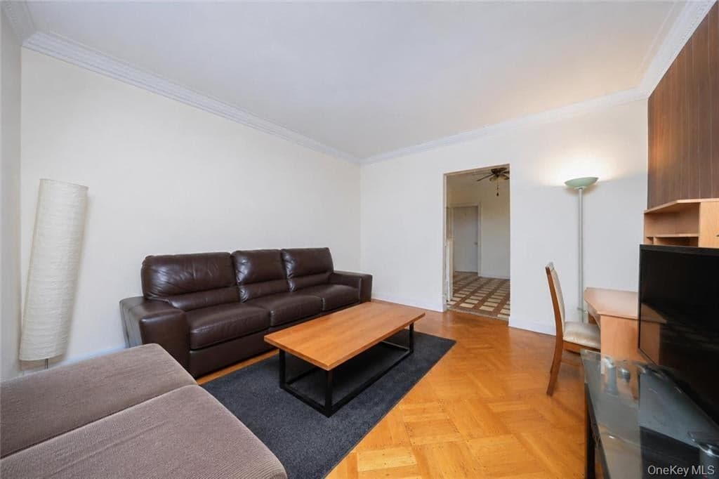 1334 E 15th Street thumbnail 20