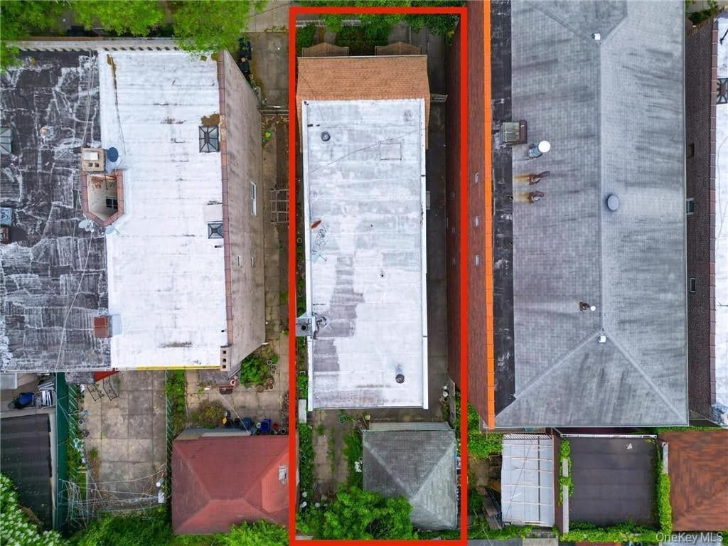 1334 E 15th Street thumbnail 5