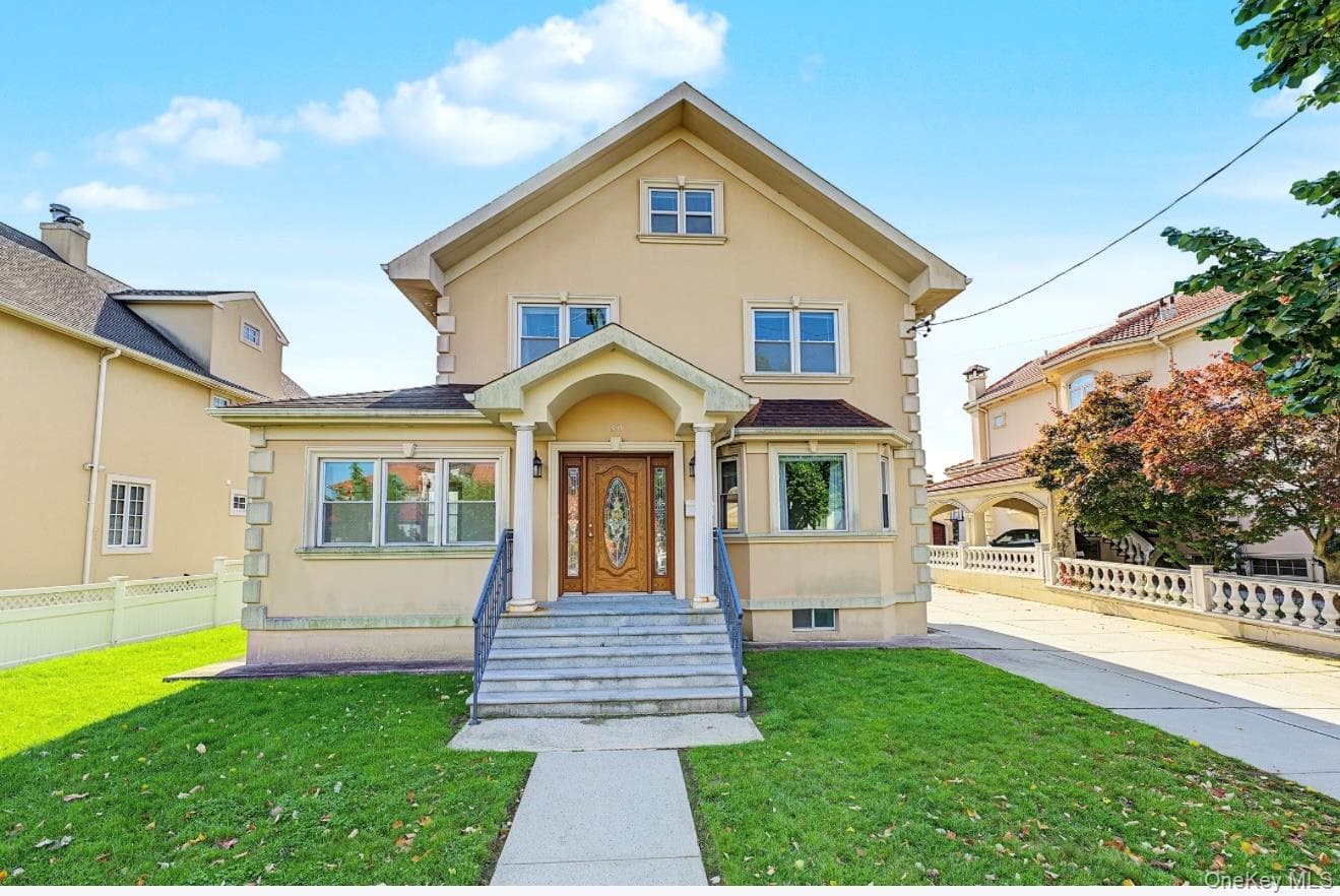 30 North Drive, Whitestone