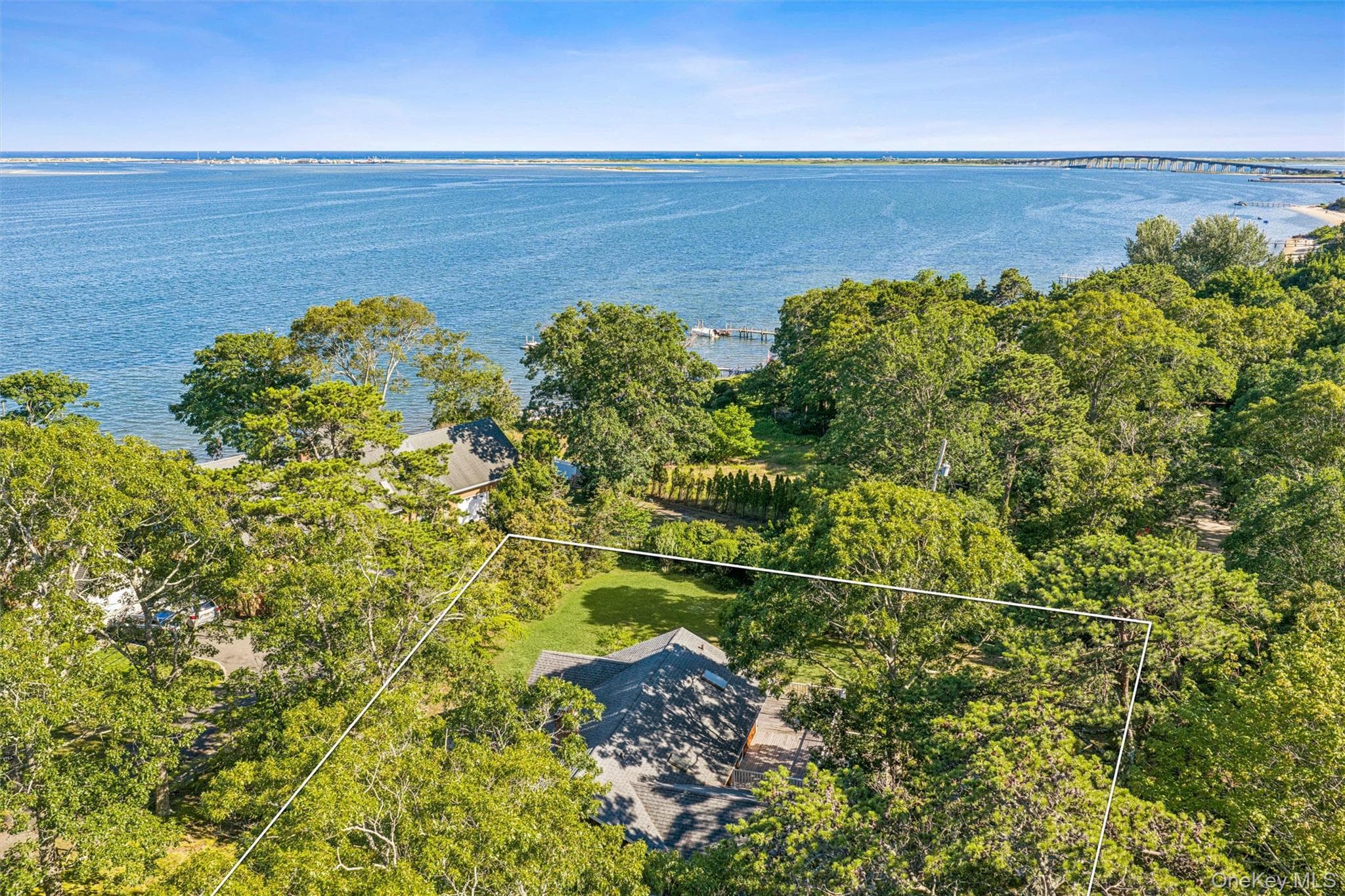 172 Bay Avenue thumbnail 2
