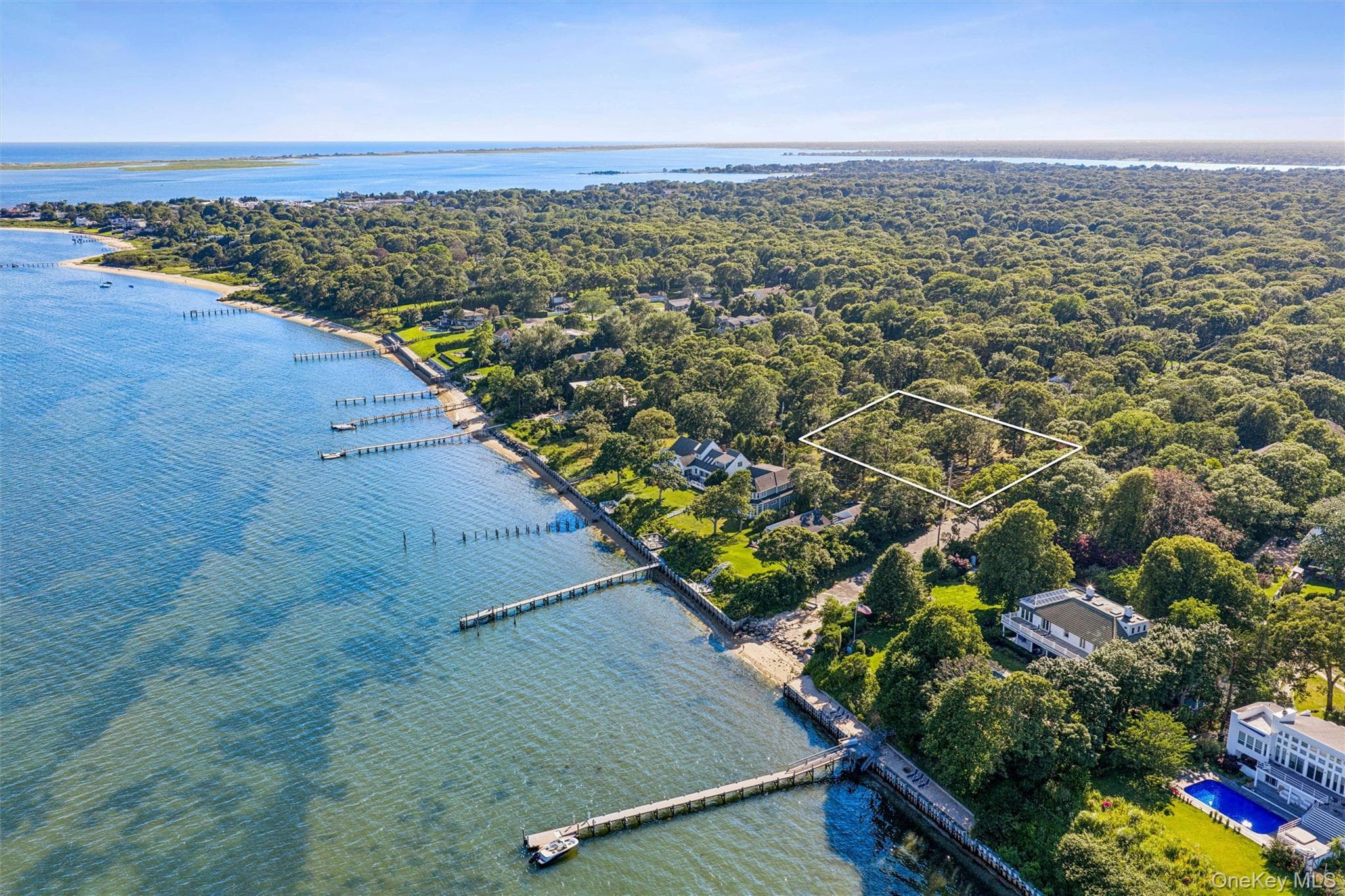172 Bay Avenue thumbnail 3