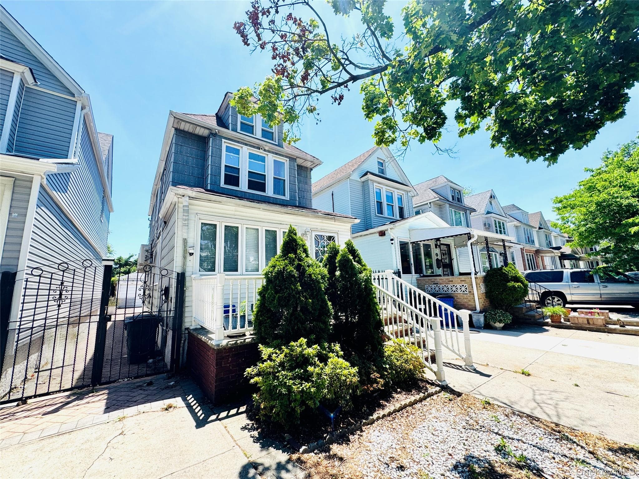 62-20 80th Road, Glendale