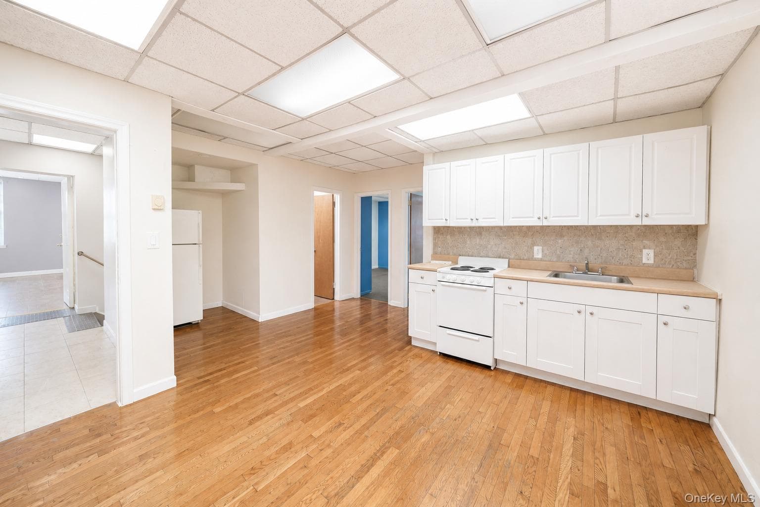 6419 Myrtle Avenue thumbnail 16