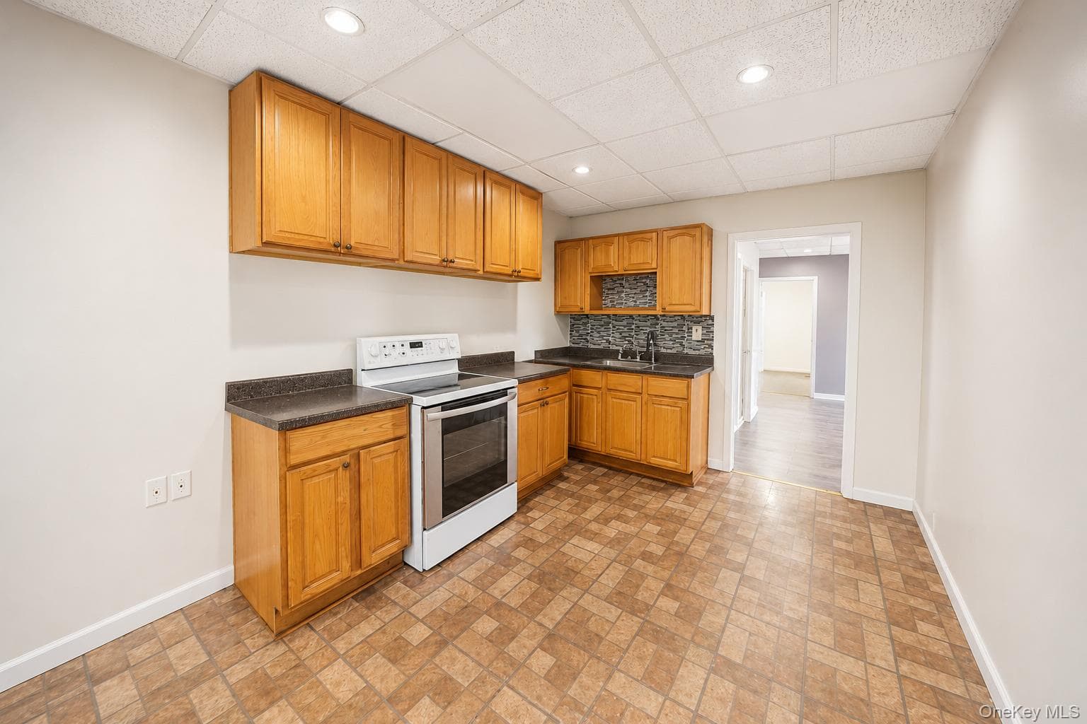 6419 Myrtle Avenue thumbnail 14