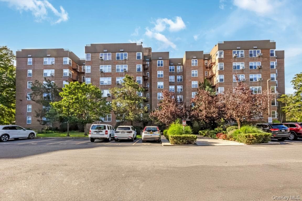 18-40 211th Street Unit: 4A, Bayside