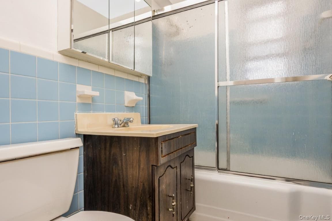 18-40 211th Street Unit: 4A thumbnail 21