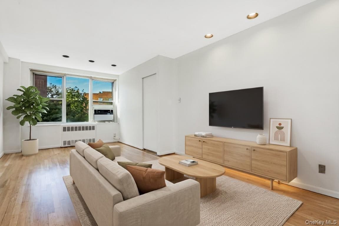 18-40 211th Street Unit: 4A thumbnail 6