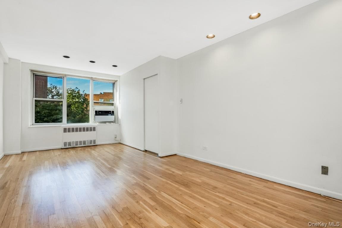 18-40 211th Street Unit: 4A thumbnail 5