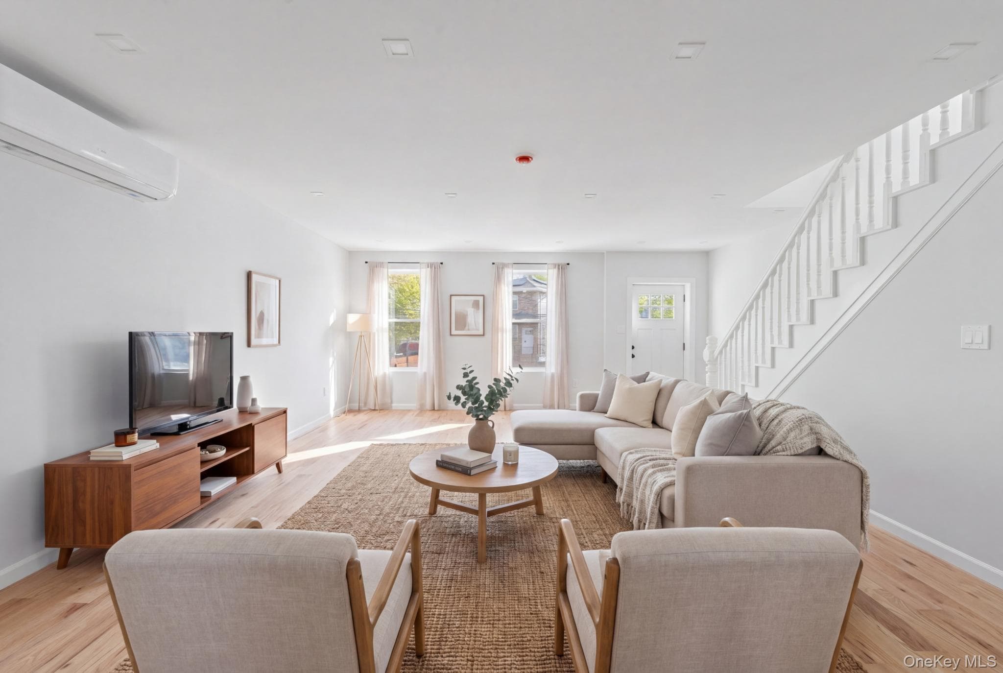 4 Crosby Avenue thumbnail 2