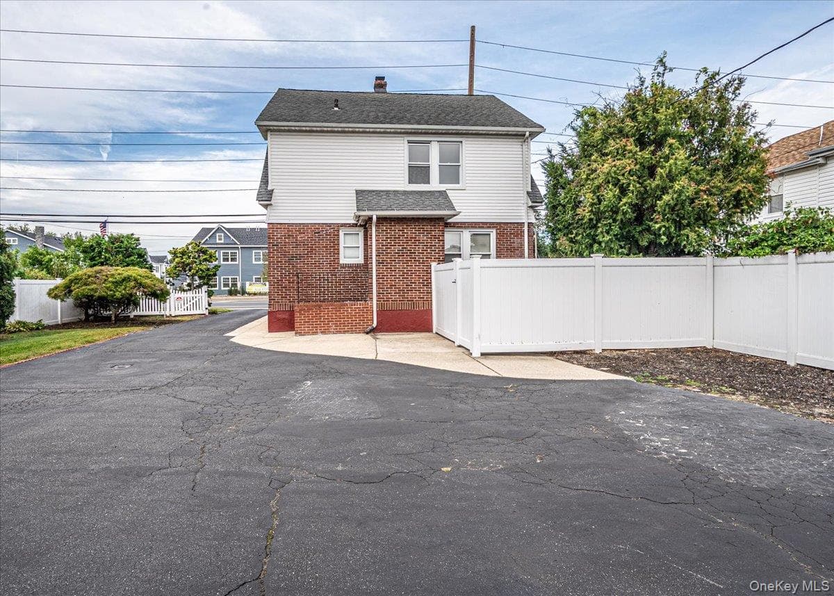 557 Newbridge Road thumbnail 40