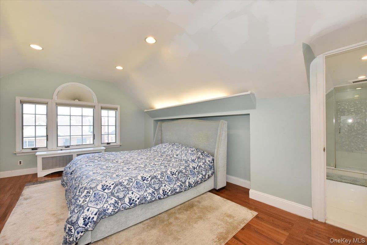 9 Nassau Drive thumbnail 21