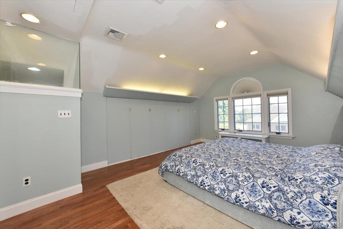 9 Nassau Drive thumbnail 20