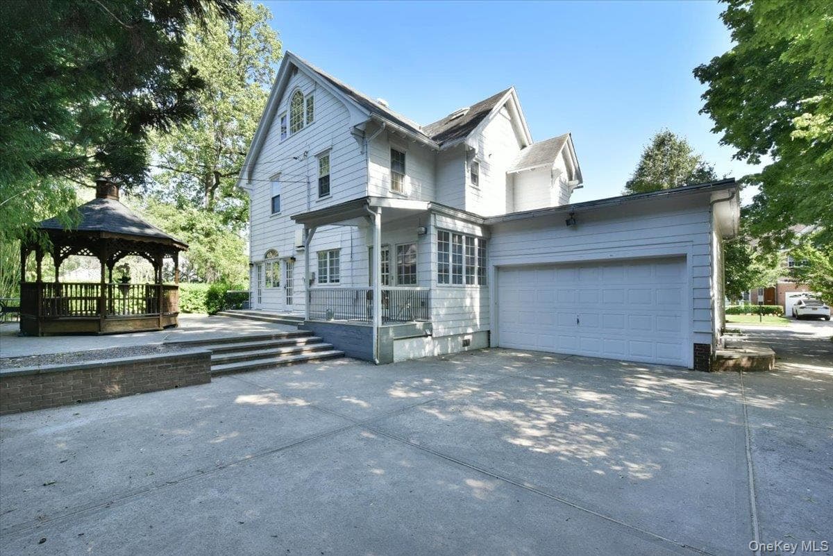 9 Nassau Drive thumbnail 32