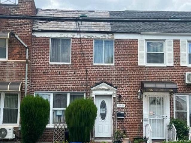 229 05 141st Avenue, Laurelton