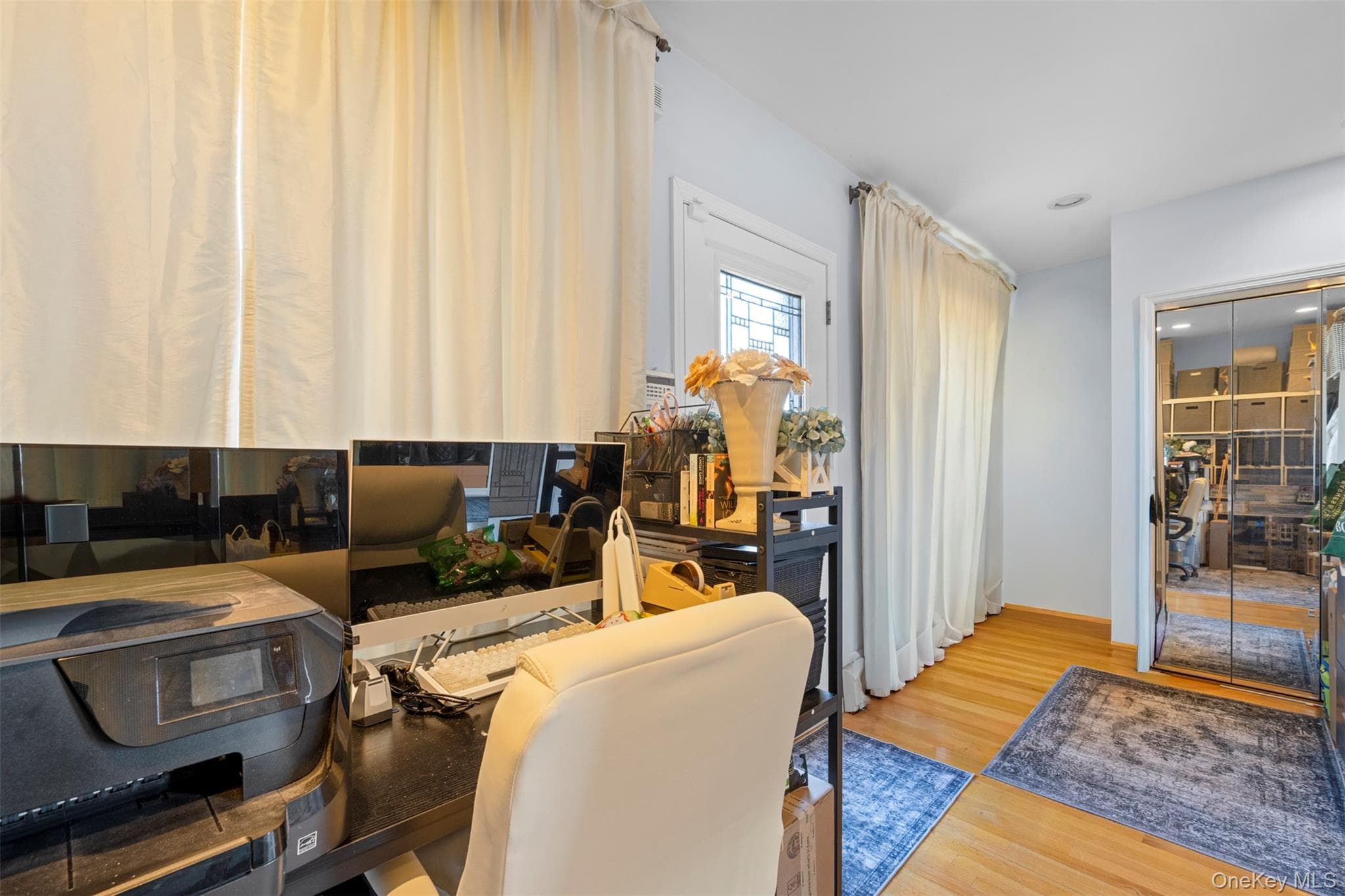 50 New Hyde Park Road thumbnail 3
