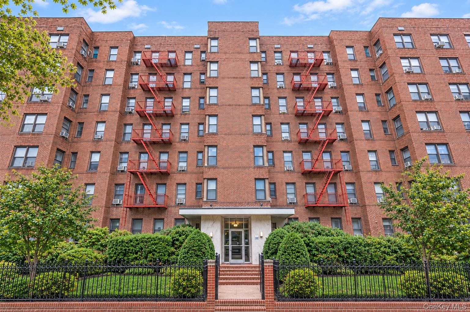 141-60 84th Road Unit: 3G, Briarwood