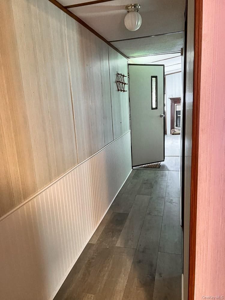 184 Seeman Road thumbnail 27