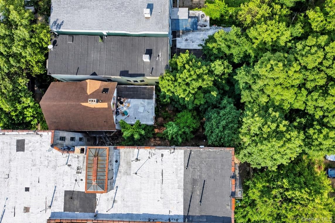 2140 Mapes Avenue thumbnail 13