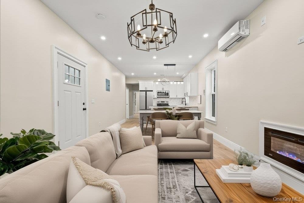 639 Watkins Street thumbnail 2