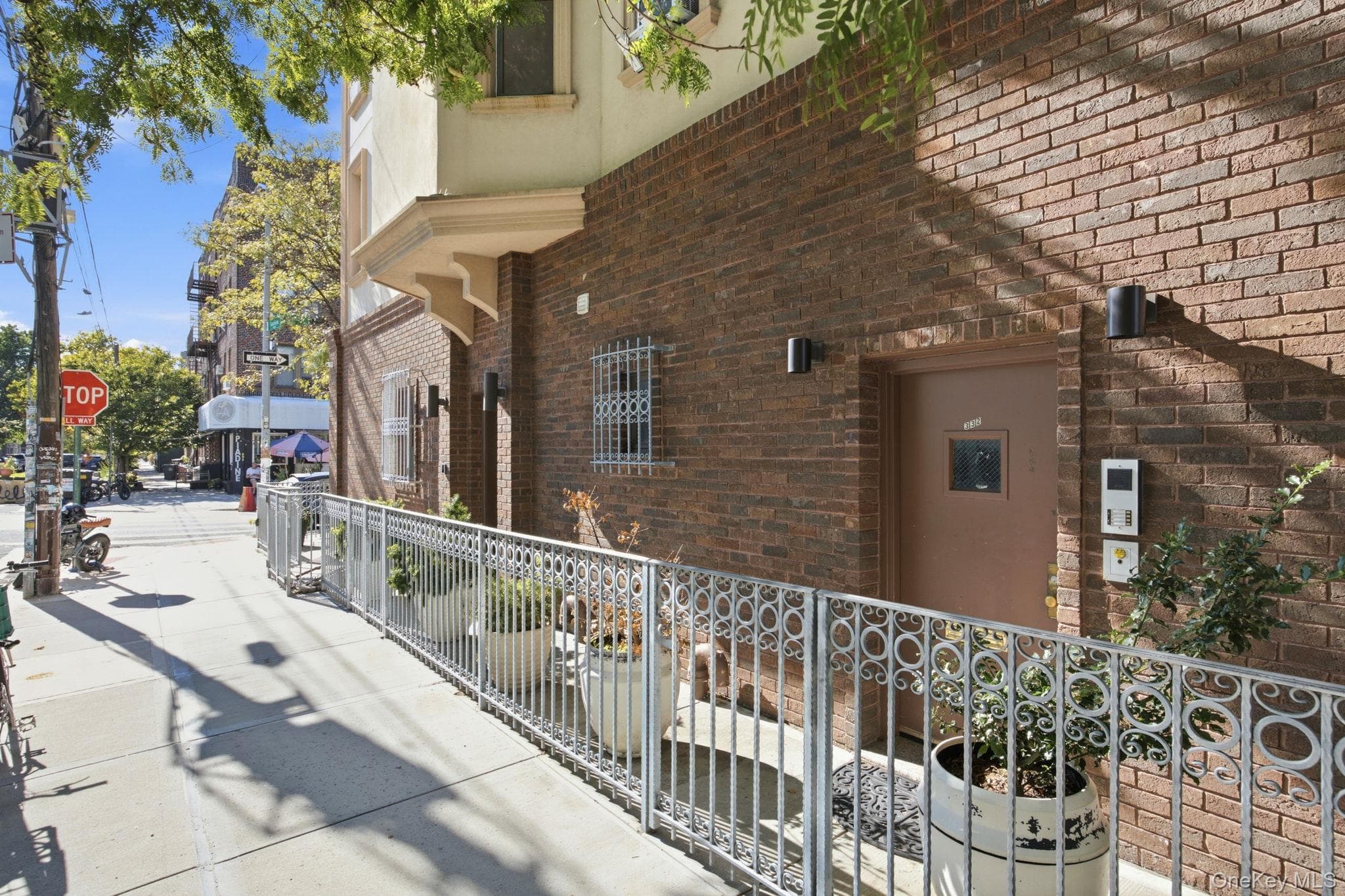 332 Manhattan Avenue thumbnail 3