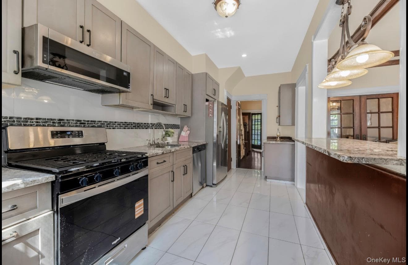 16 Adler Place thumbnail 6