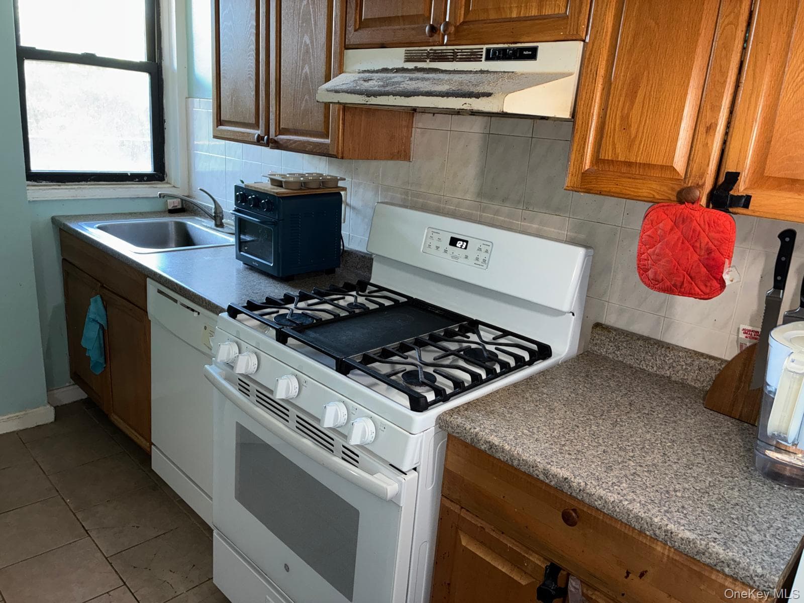 5 Oakdale Manor Unit: B22 thumbnail 2
