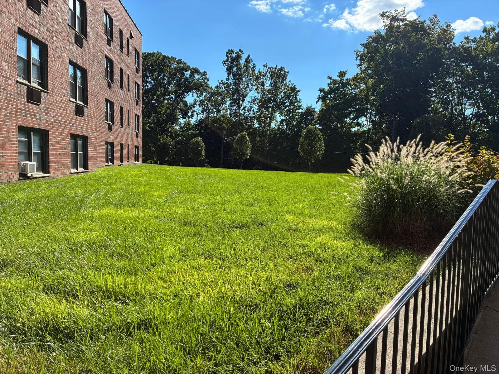 5 Oakdale Manor Unit: B22 thumbnail 12