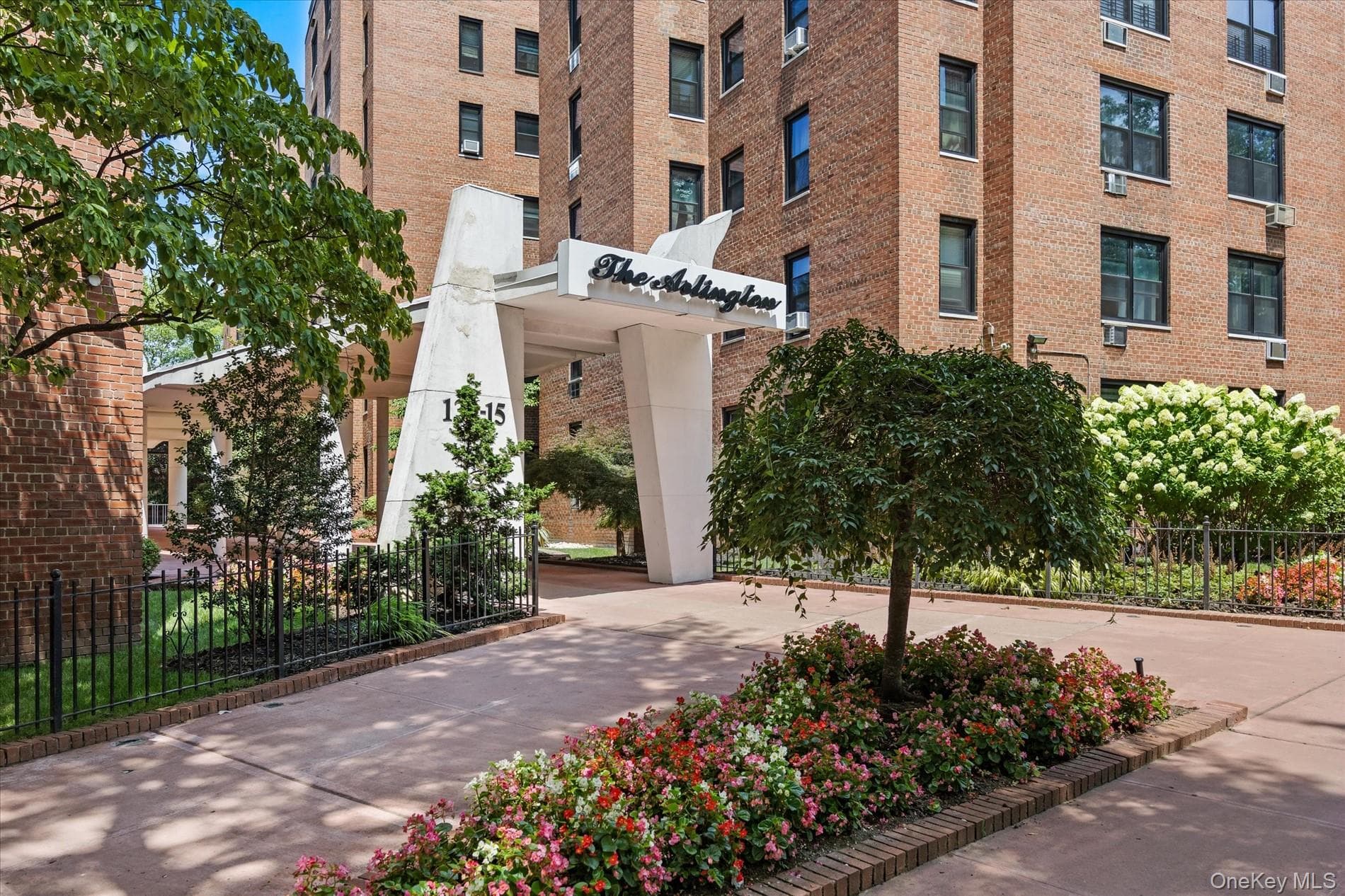 139-15 83rd Avenue Unit: 226, Briarwood
