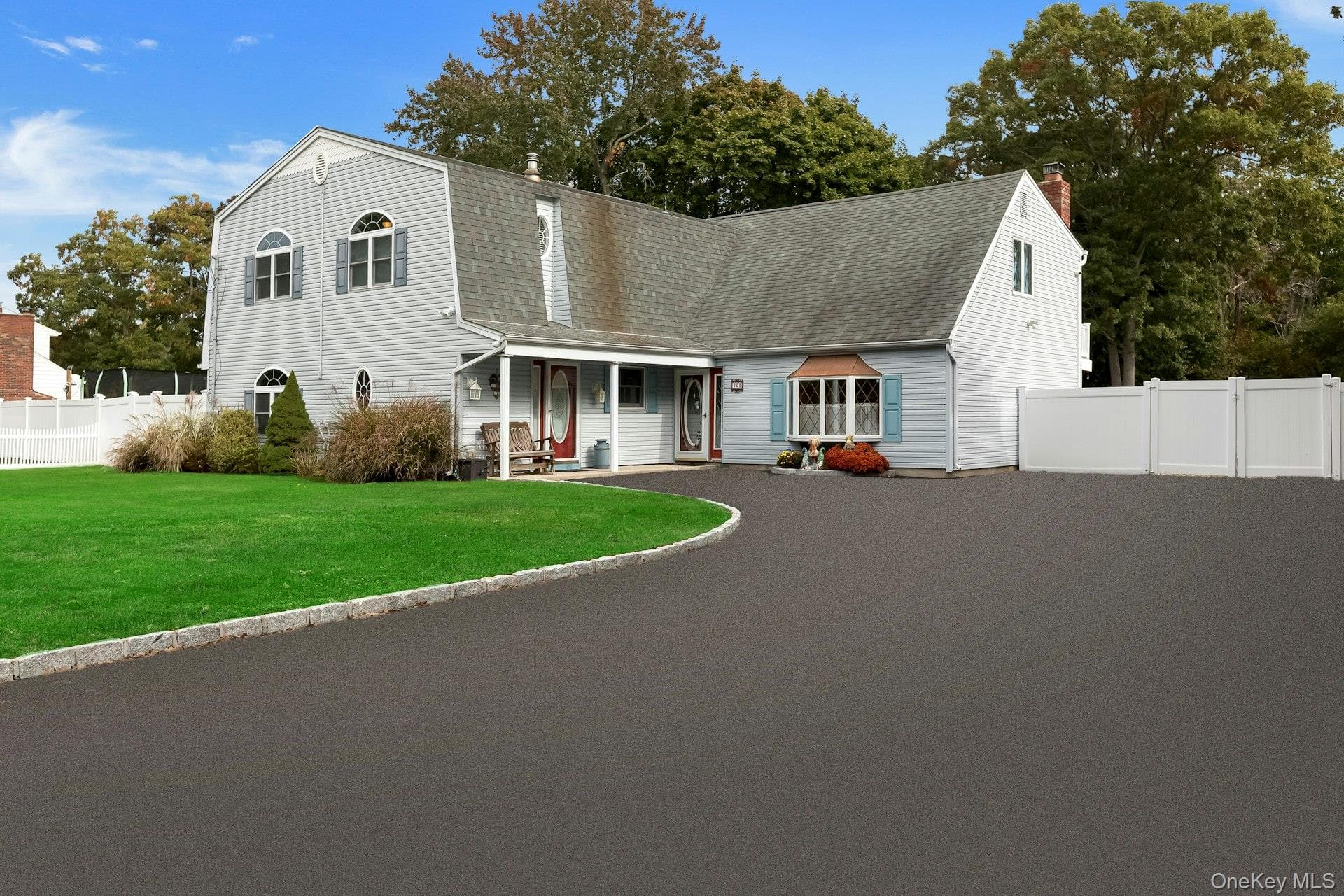 963 Sycamore Avenue thumbnail 2