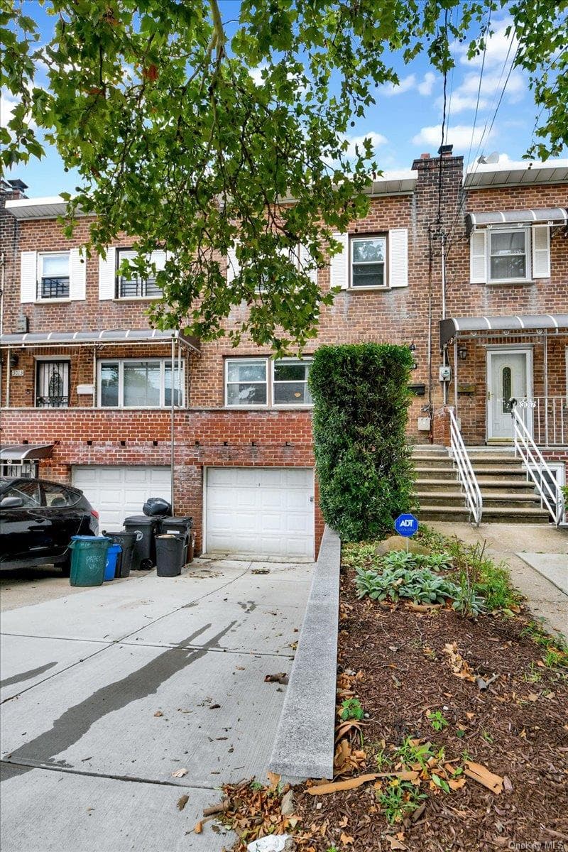 3015 Waterbury Avenue thumbnail 2