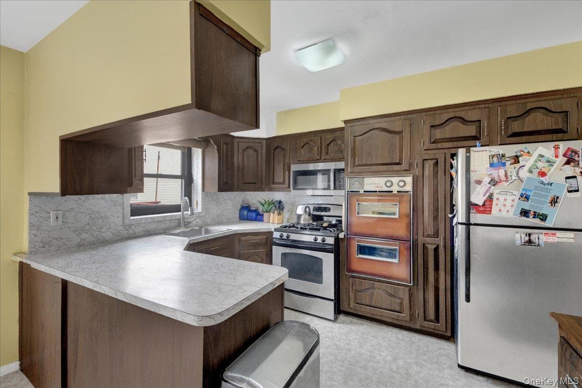 3015 Waterbury Avenue thumbnail 5