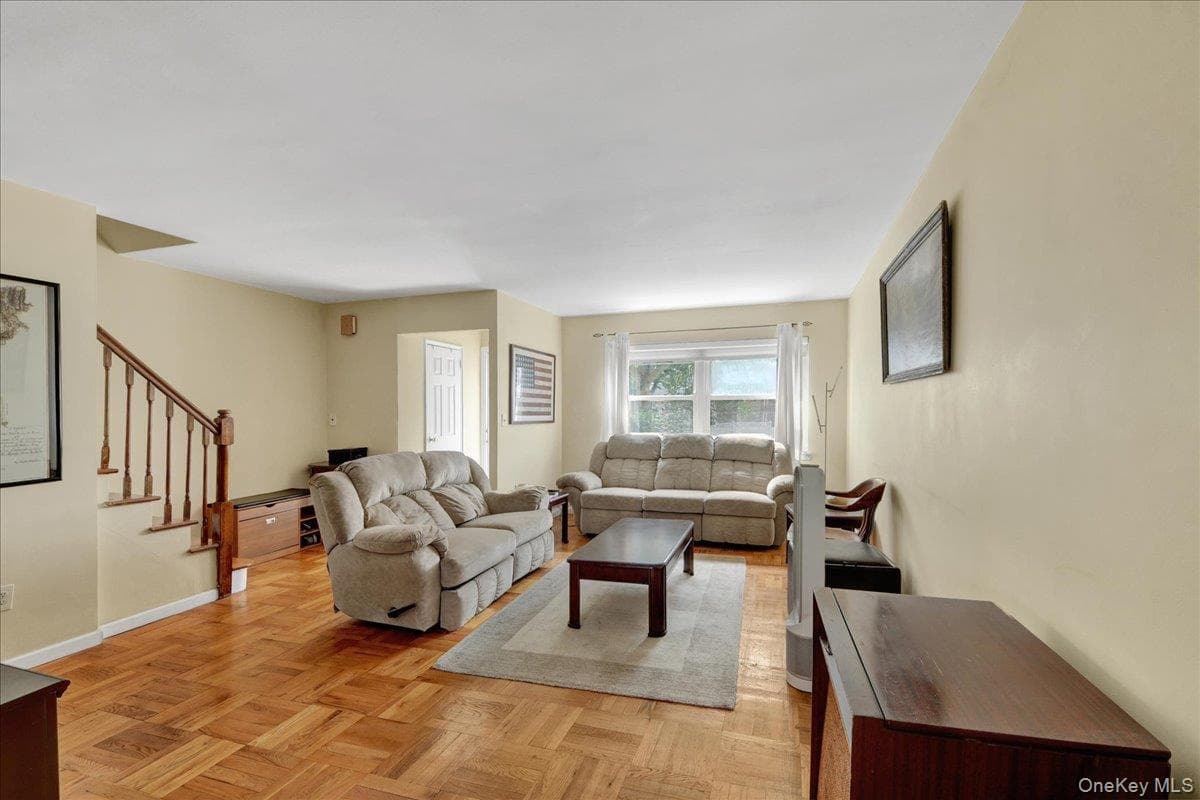 3015 Waterbury Avenue thumbnail 3