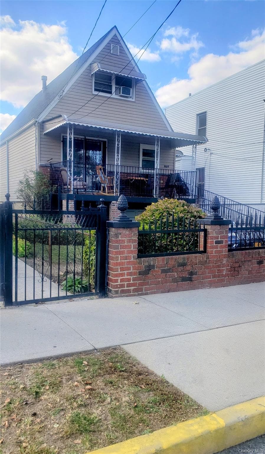 869 Olmstead Avenue photo 1