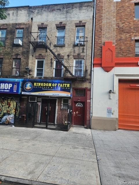 1074 Saint Johns Place thumbnail 3