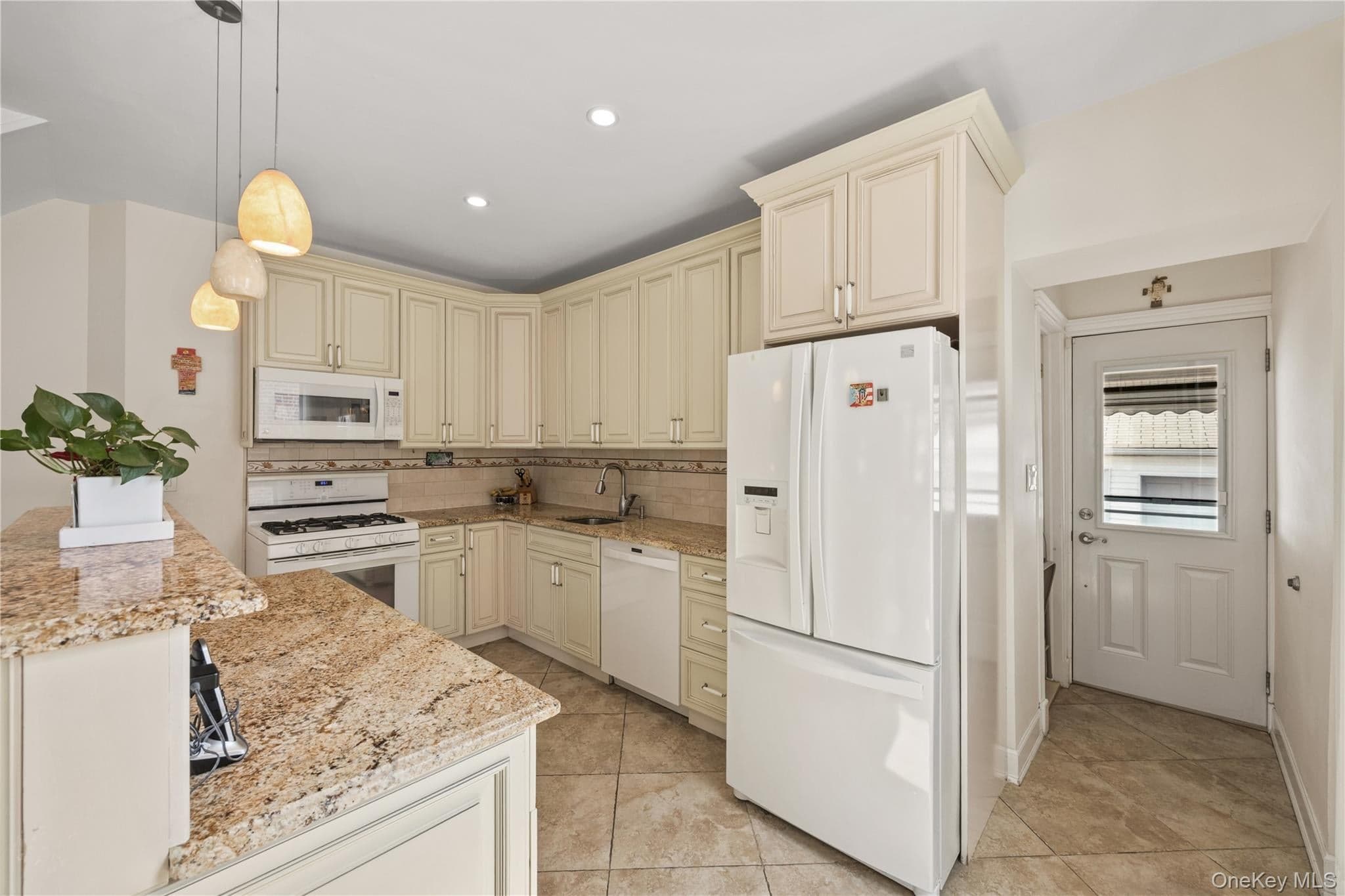 1034 Revere Avenue thumbnail 8