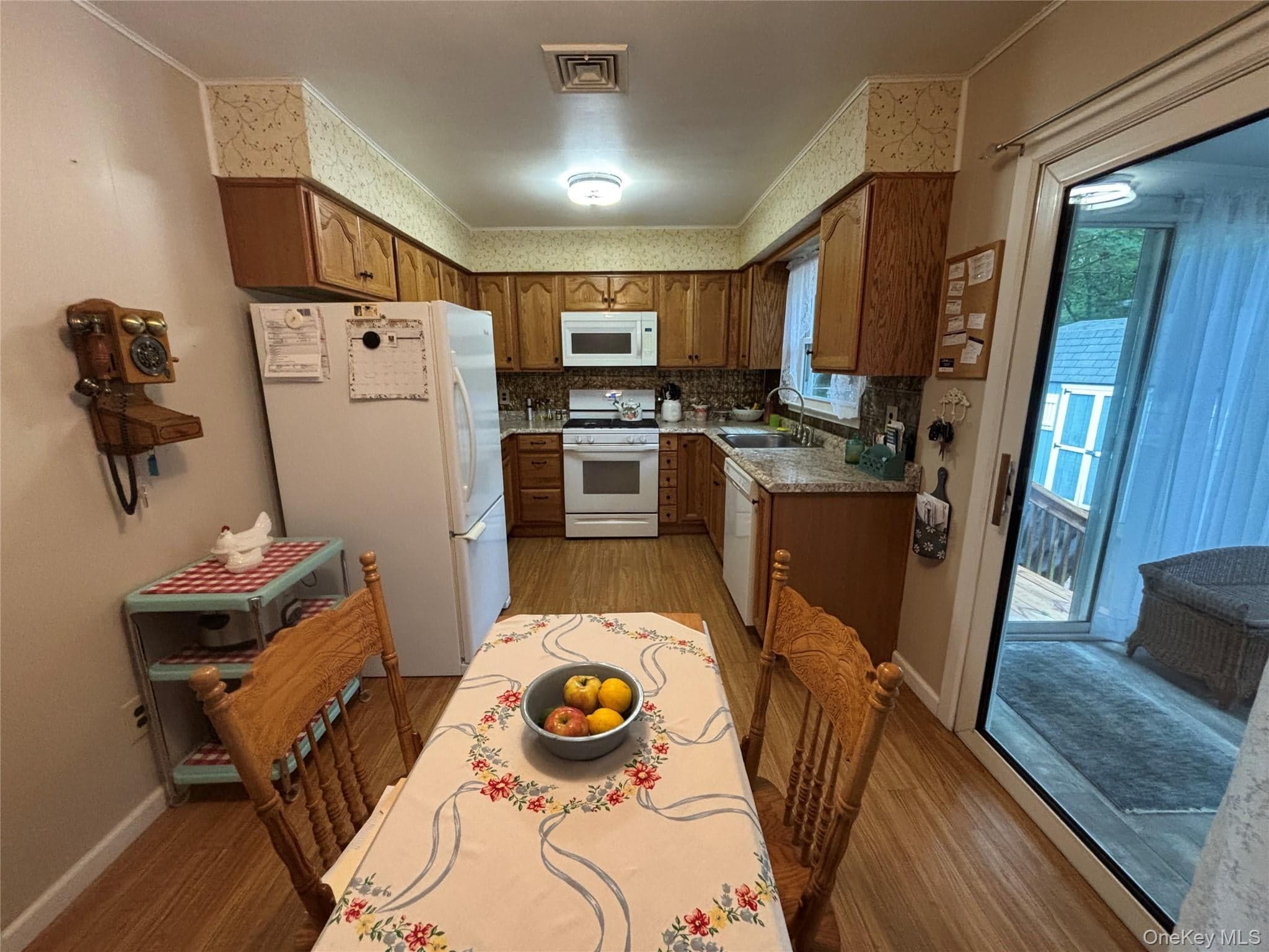 72 Fanning Boulevard thumbnail 10