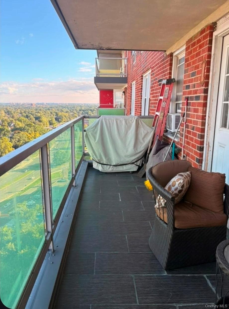 1841 Central Park Avenue Unit: 16J thumbnail 11